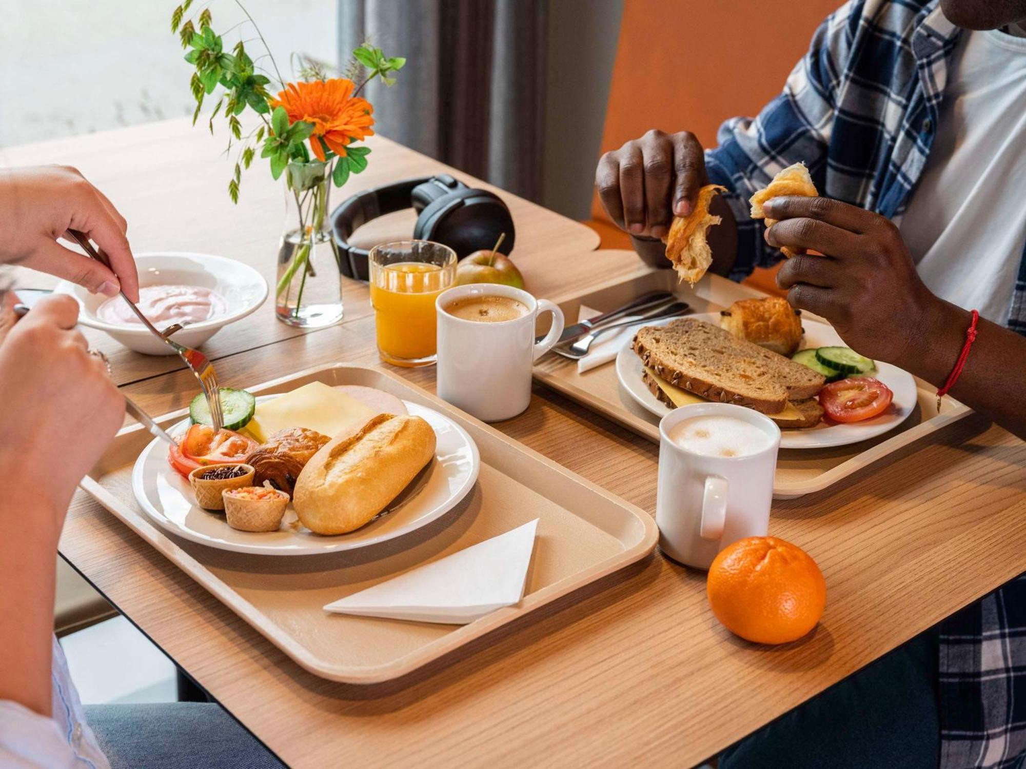 Ibis Budget Amsterdam Airport Hotel 2*
