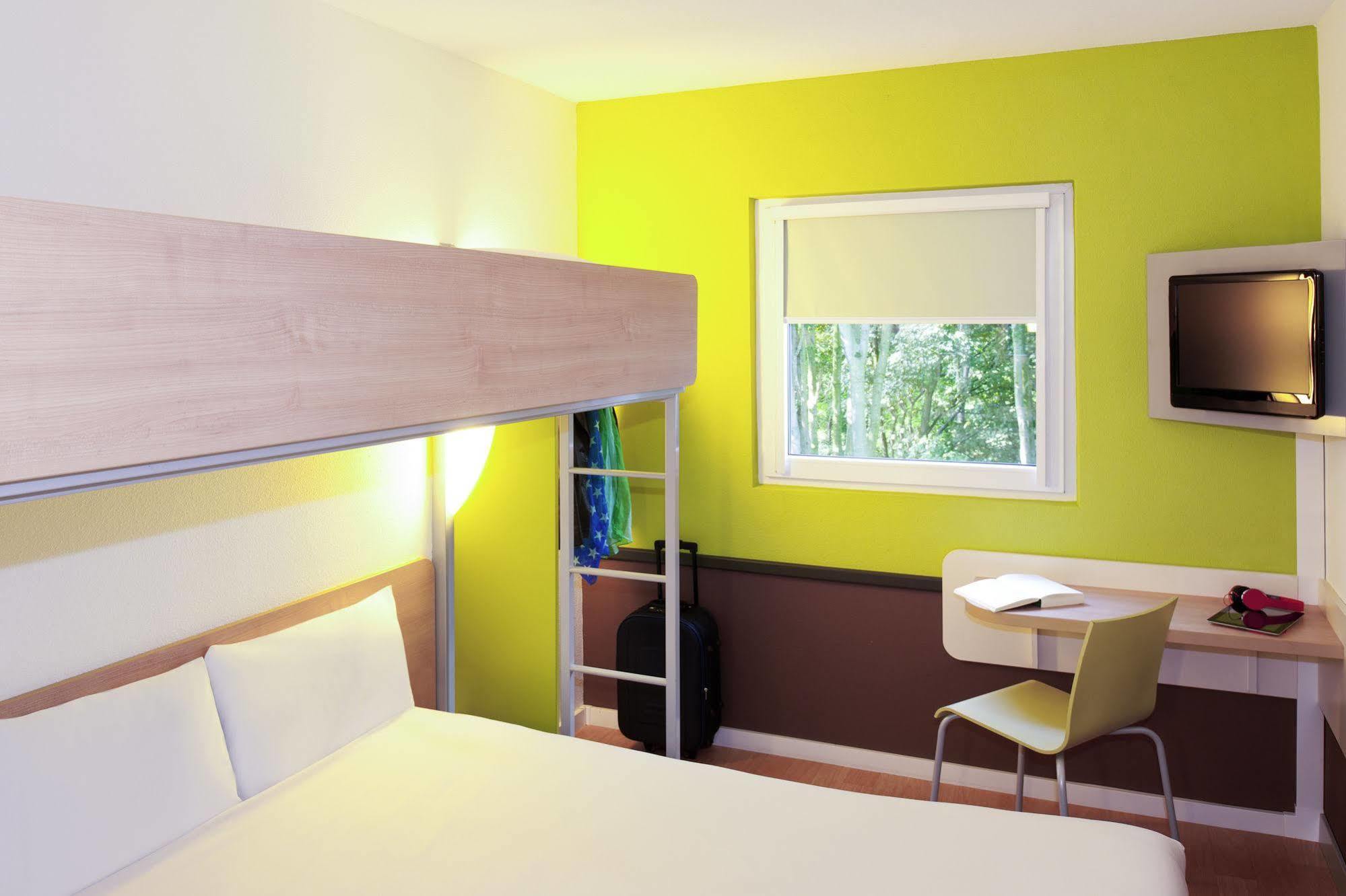 Ibis Budget Amsterdam Airport 2*